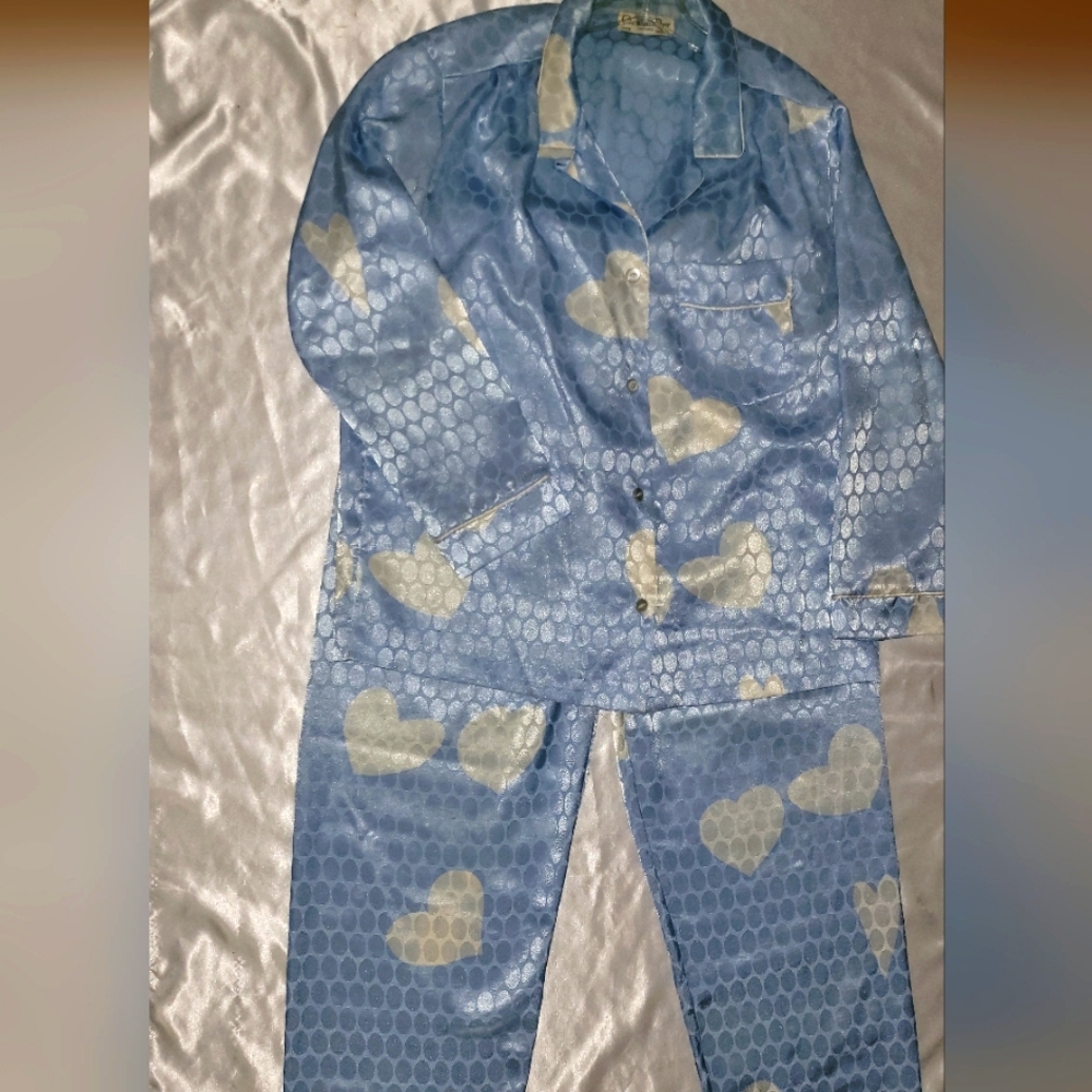 VINTAGE CHRISTIAN DIOR 2pc PAJAMA SET, SILKY BABY BLUE W/WHITE HEART PRINT, Sz M